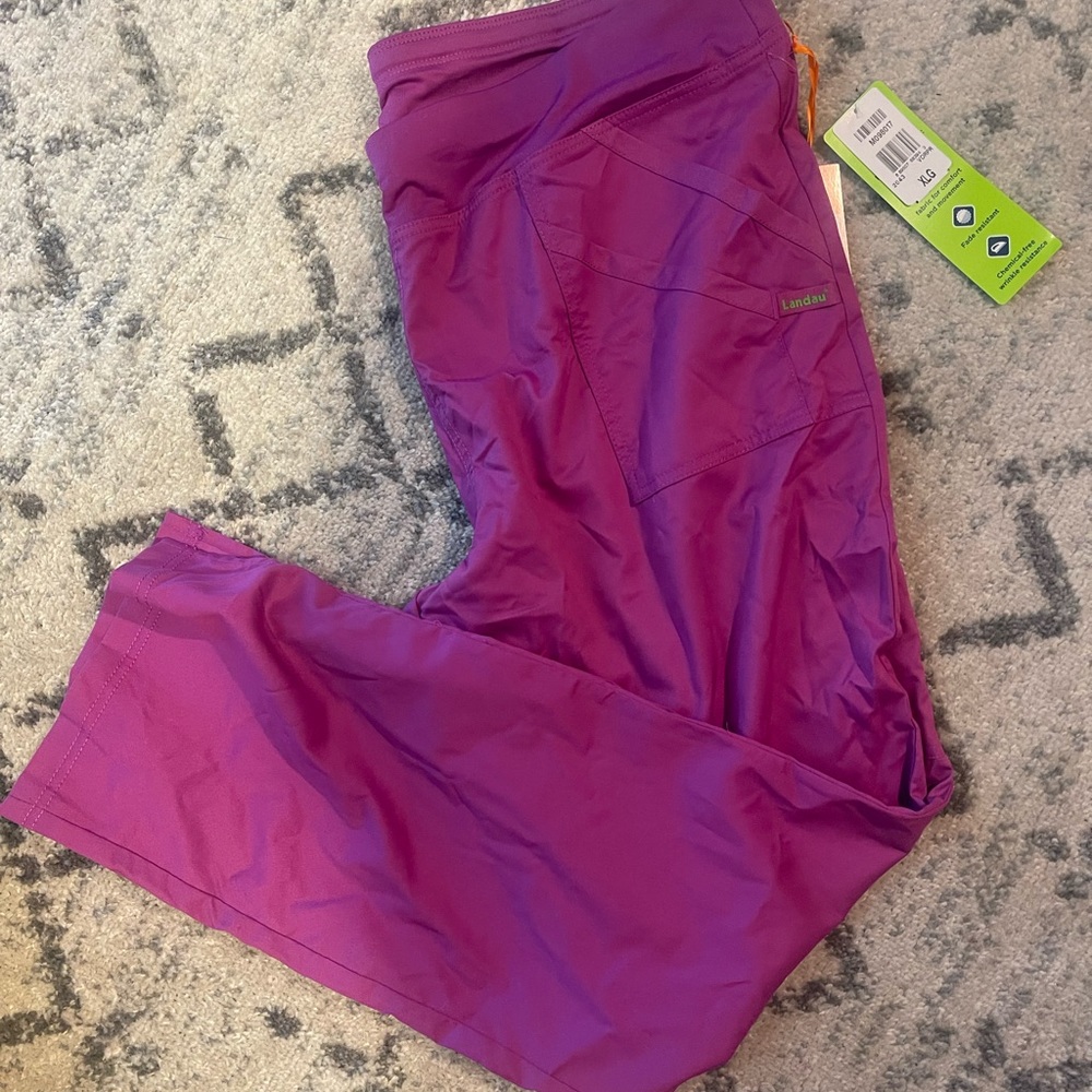 XL scrubs